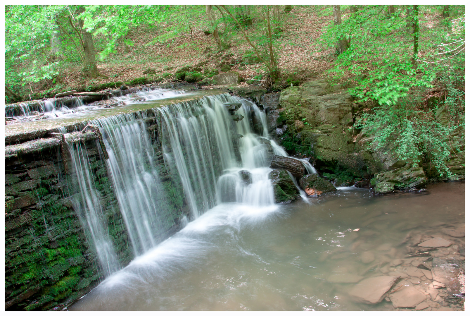 Wasser fällt ins Wasser