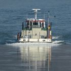 Wasser gegen Wasser - Schiffe auf der Weser