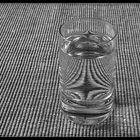 Wasser, Glas und Parallelen