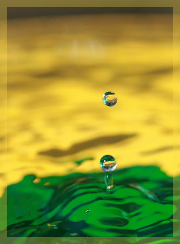 Wasser ... grün/gelb ...