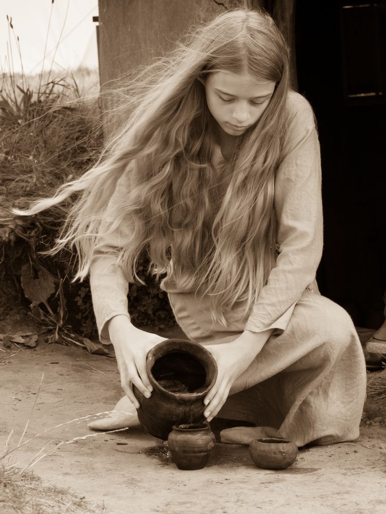 Wasser holen Foto & Bild wasser, historisch, mädchen Bilder auf