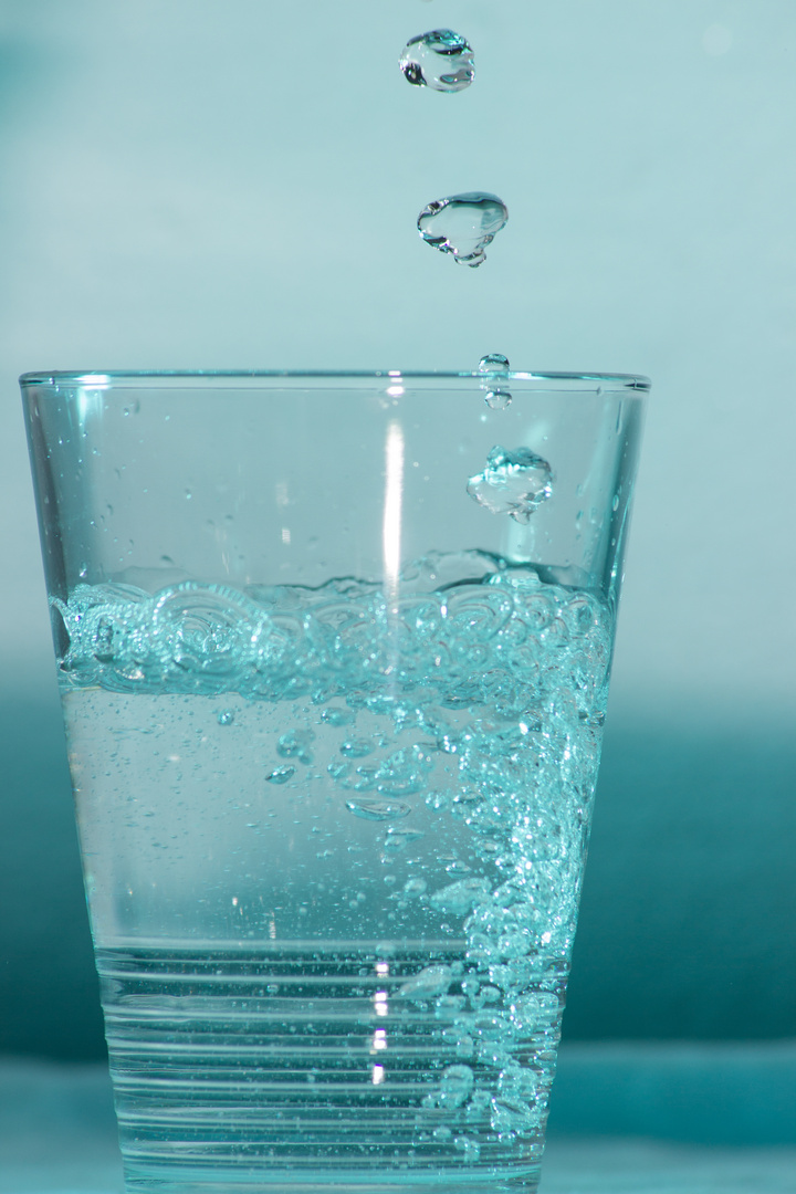 Wasser im Trinkglas
