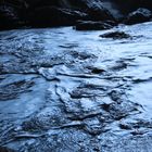 Wasser in einer Meereshöhle