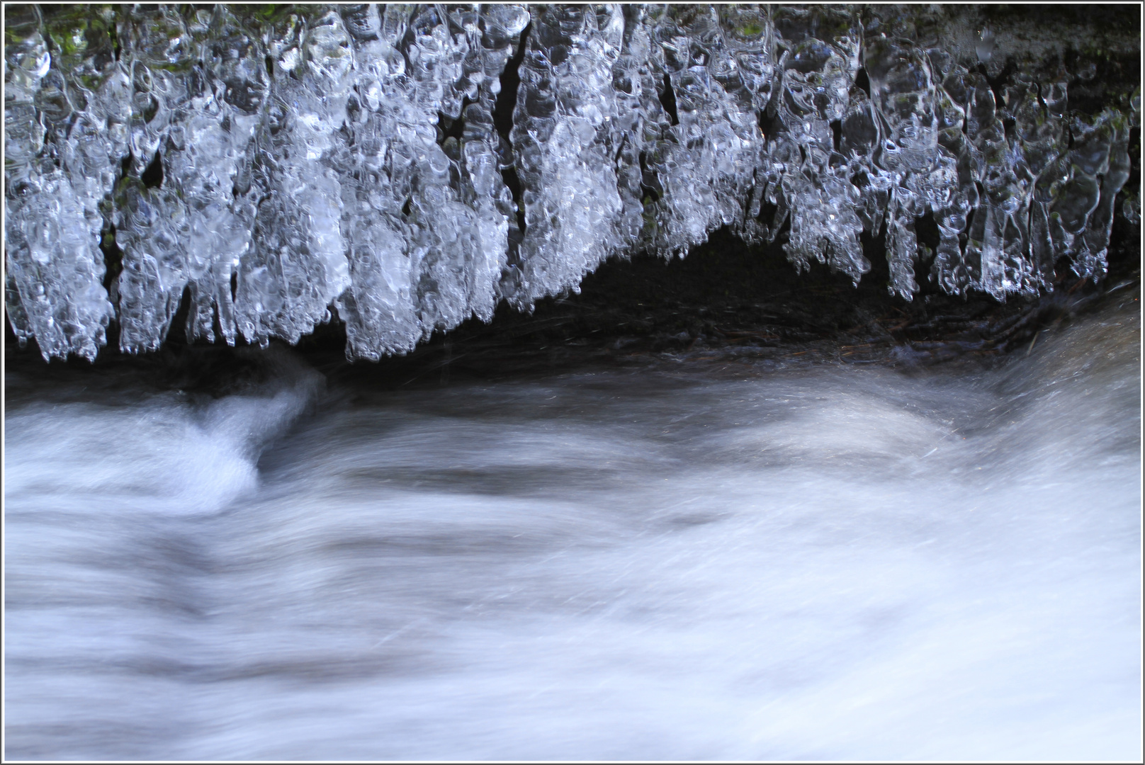 Wasser in gefrorener und in fließender Form - 20.1.16