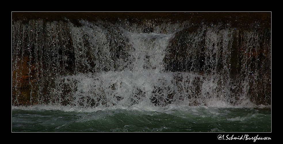 * Wasser - KRAFT in Vollendung *