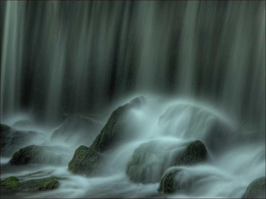 Wasser, Moos und Stein