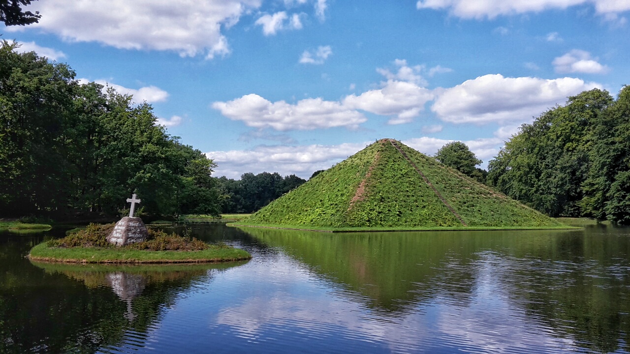 Wasser Pyramide