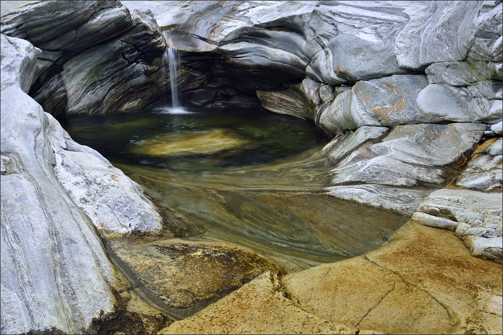 - Wasser & Stein -