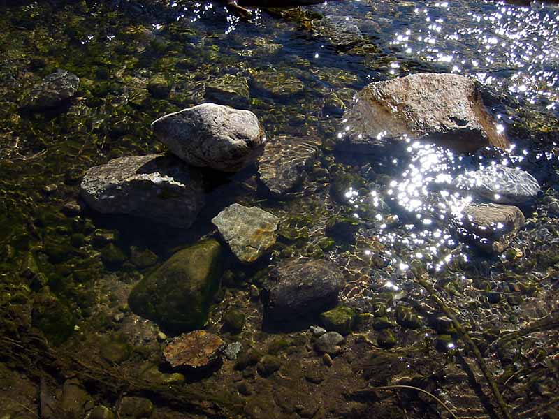 Wasser, Steine, Licht