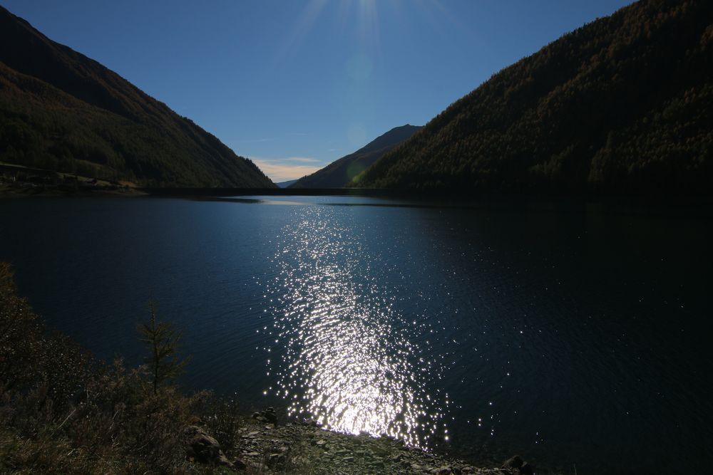 Wasser über den versunkenen Ort "Vernagt"