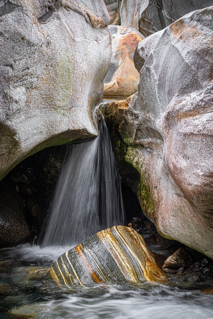 Wasser und Felsen 3