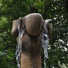 Wasser und Stein = Brunnen