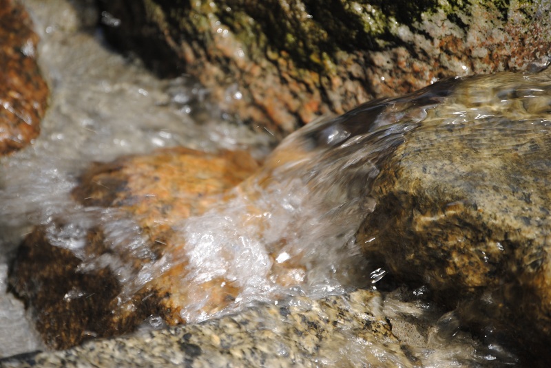 Wasser und Steine