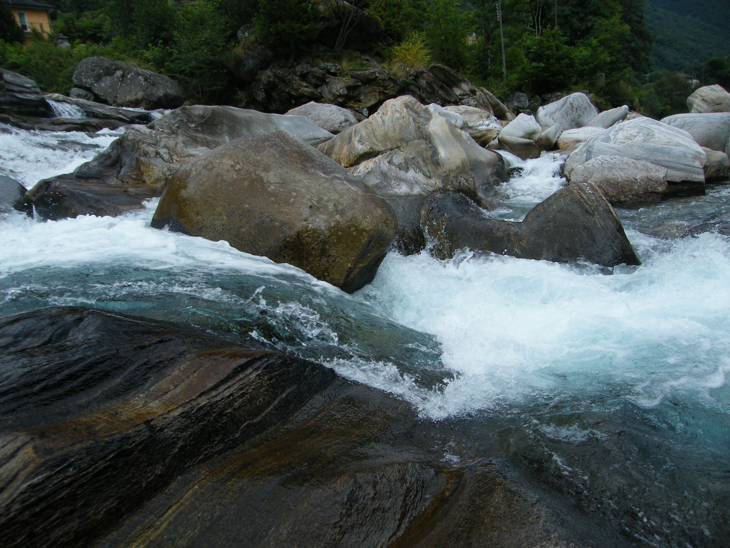 Wasser und Steine