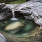 Wasser und Steine im Verzascatal