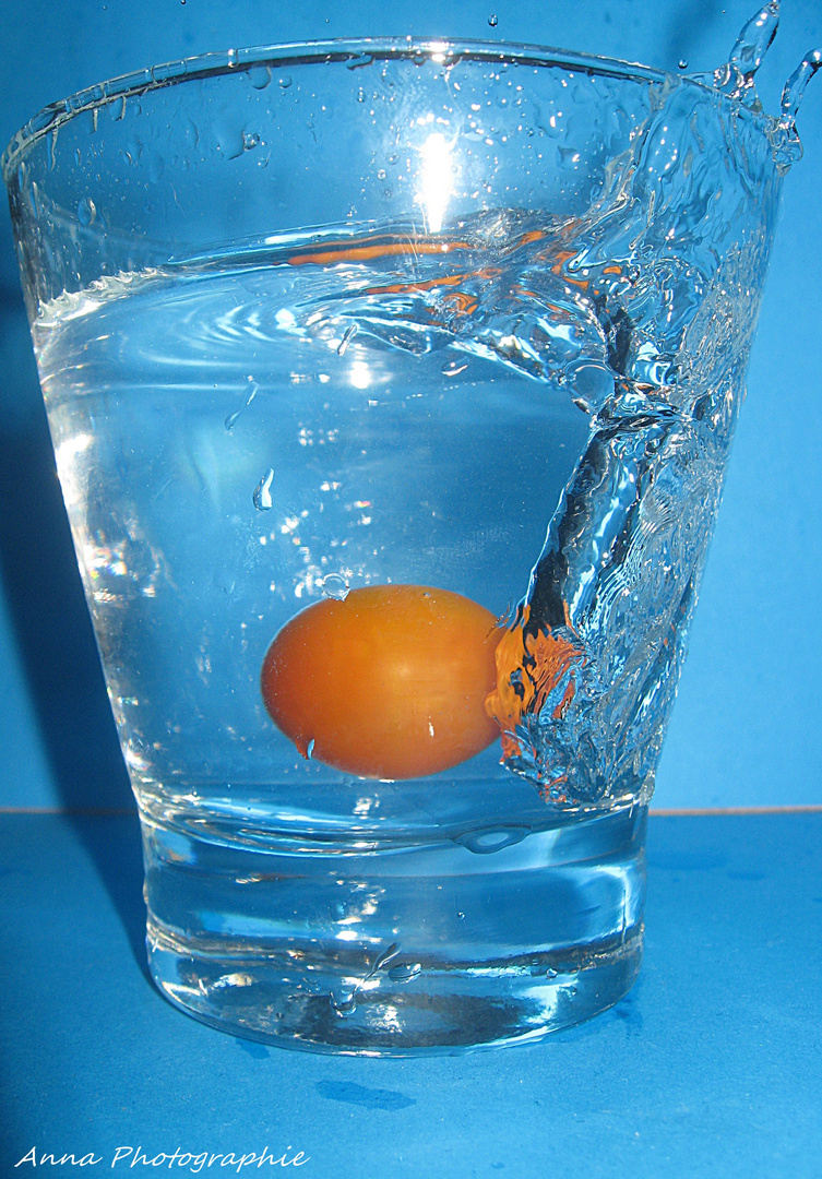 Wasser und Tomate