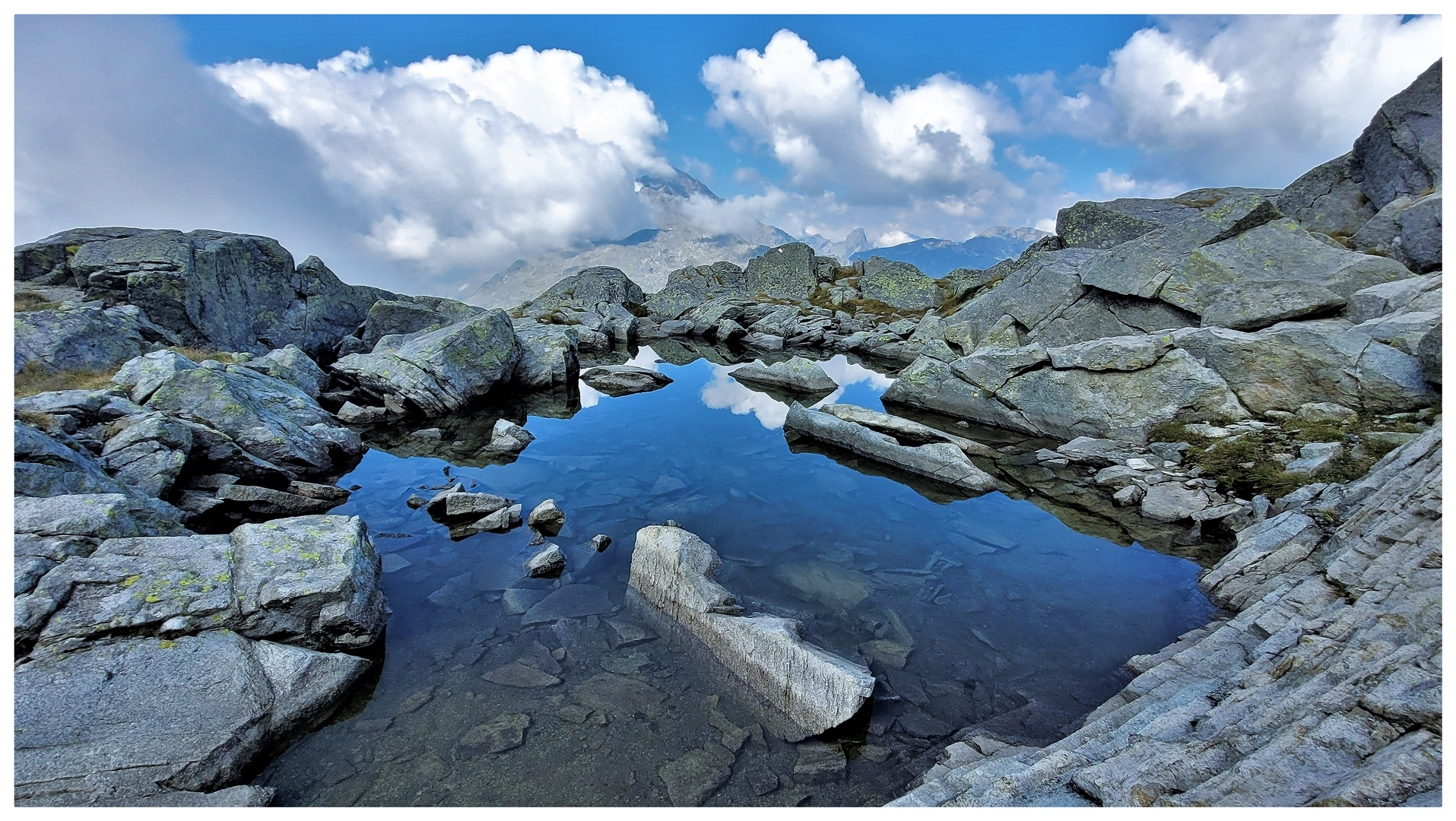 Wasser und Wolken