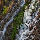 Wasser und zwei seiner Zustände