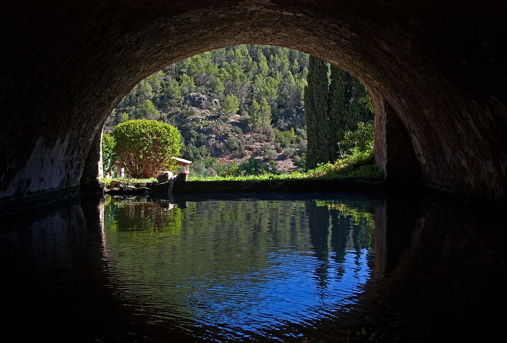 Wasserbassin in den Gärten von Alfabia