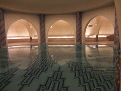 Wasserbecken im Hamam der Moschee Hassan II. in Casablanca