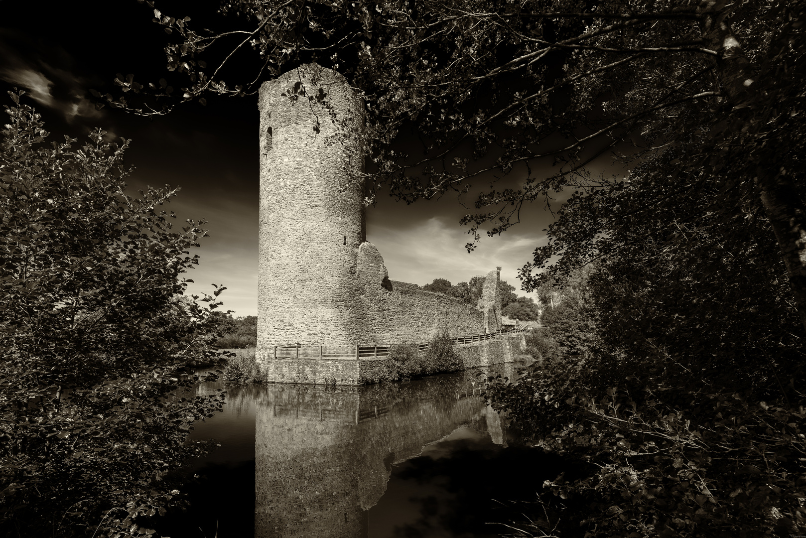 Wasserburg Baldenau 23 - sepia