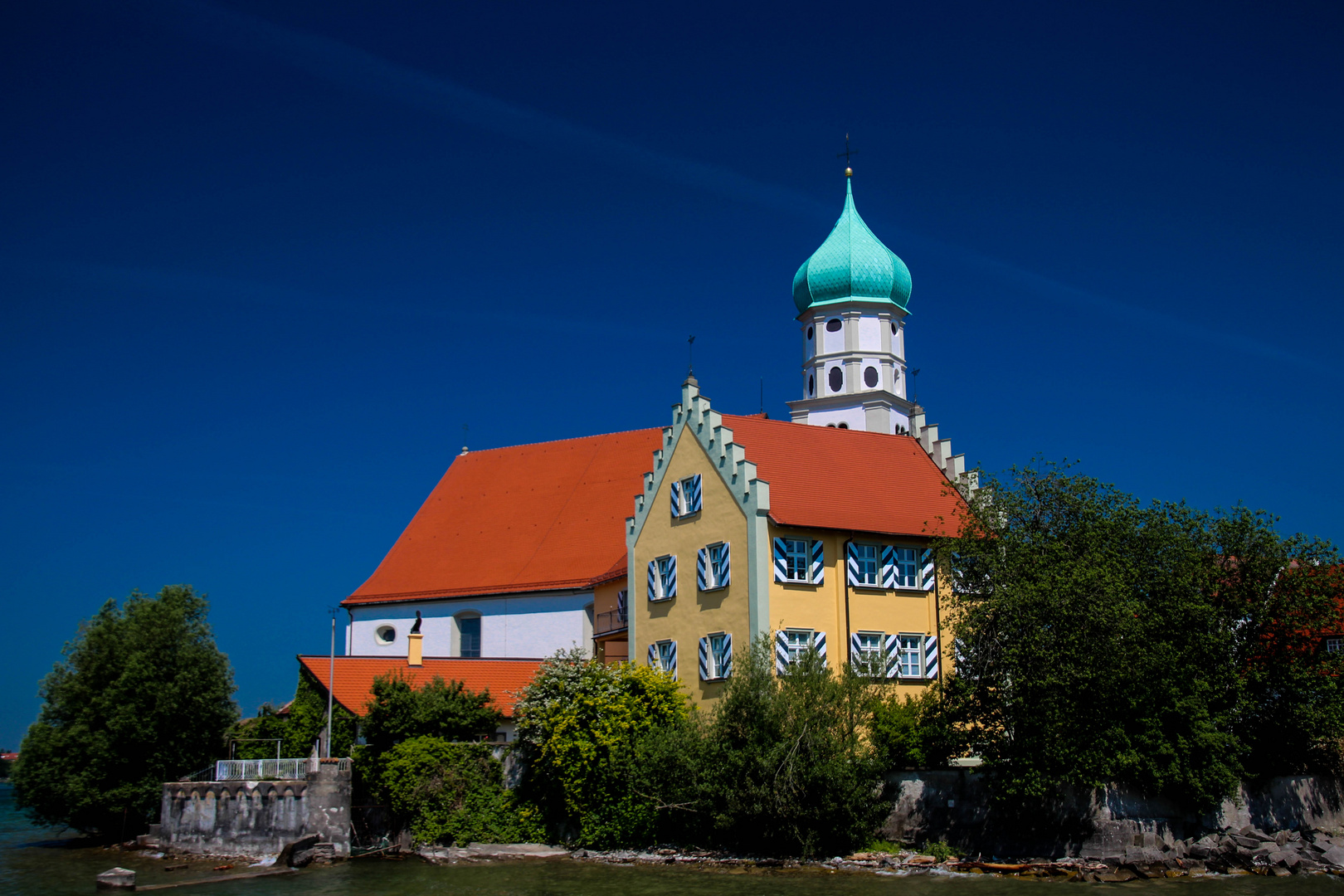 Wasserburg bei schönem Wetter