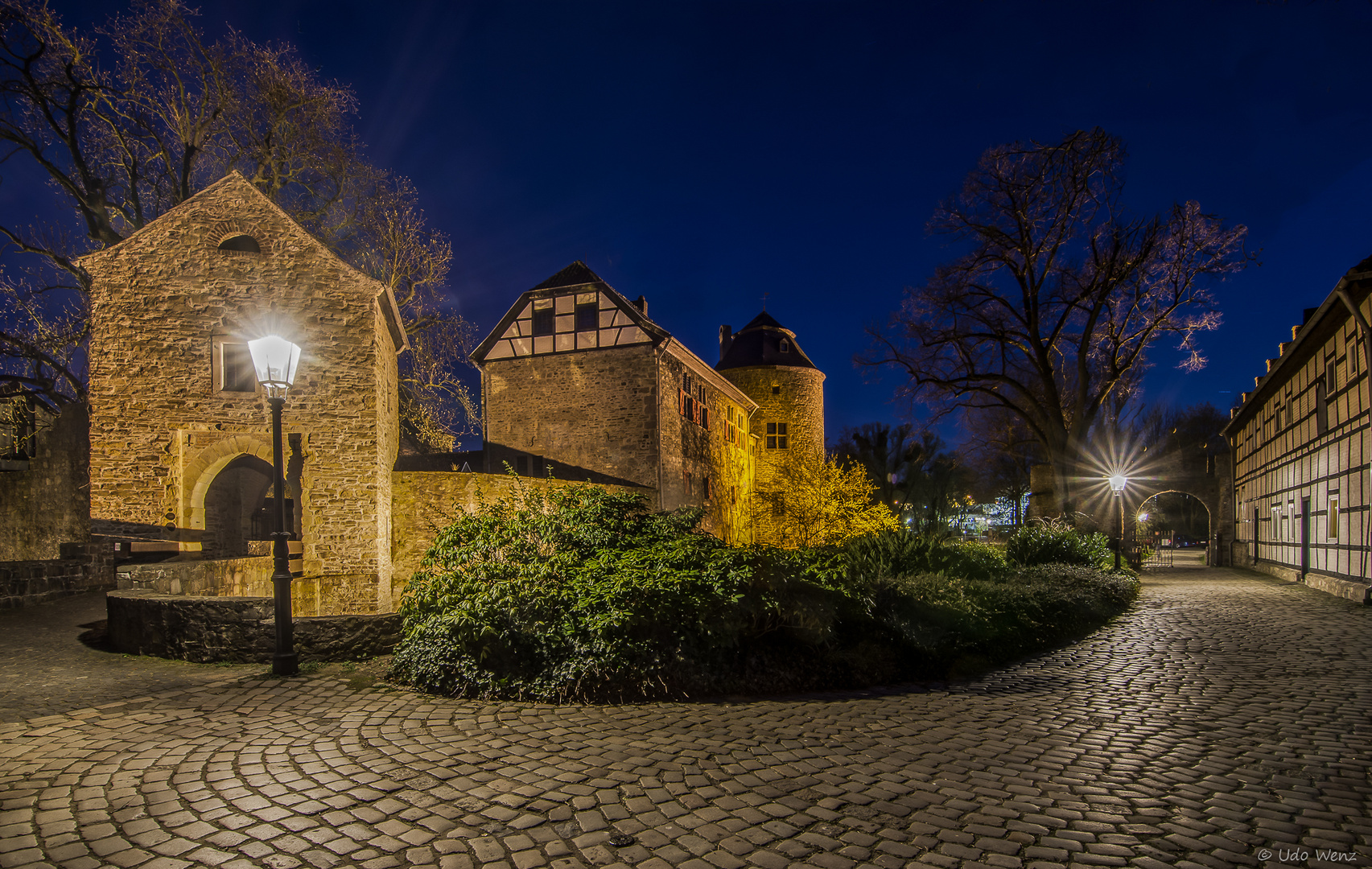 * Wasserburg Haus zum Haus*