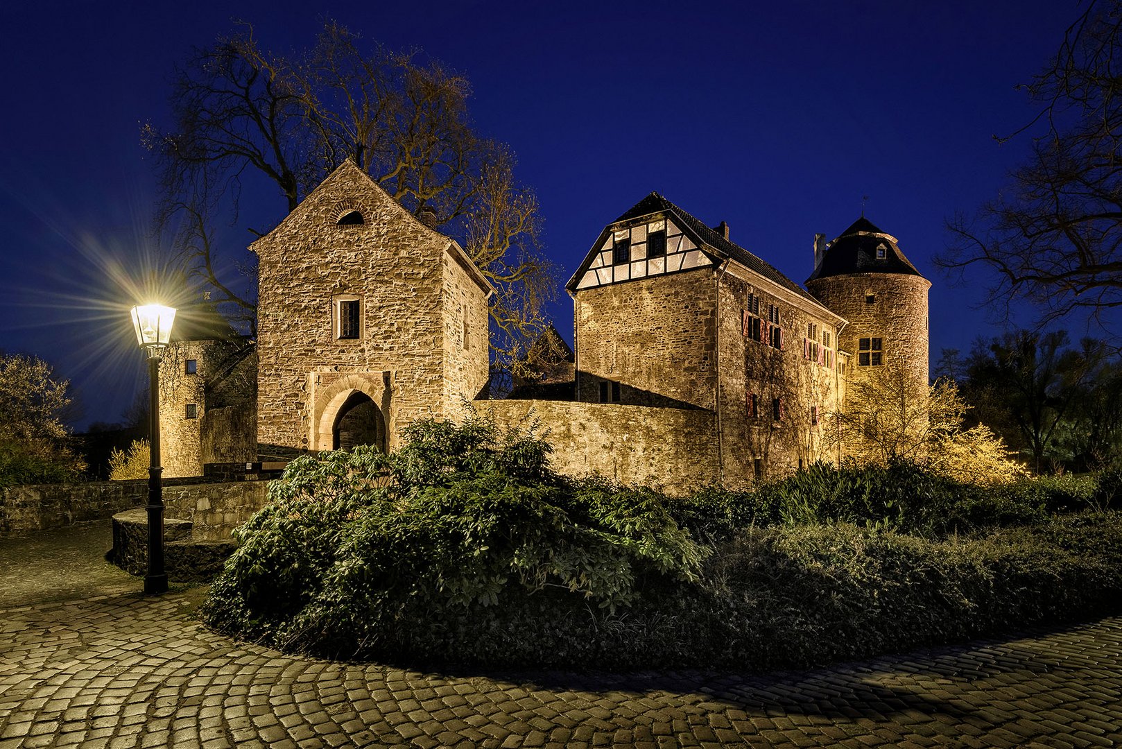 Wasserburg Ratingen (Haus zum Haus) Foto & Bild abend