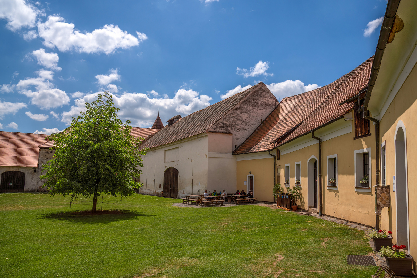 Wasserburg Švihov Innenhof