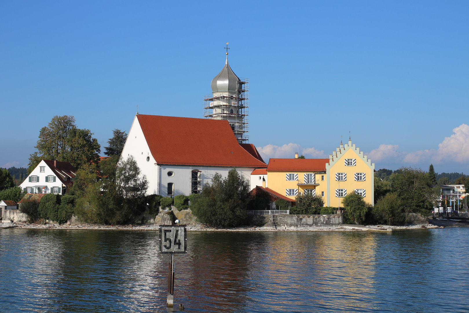 Wasserburg vom Bodensee aus