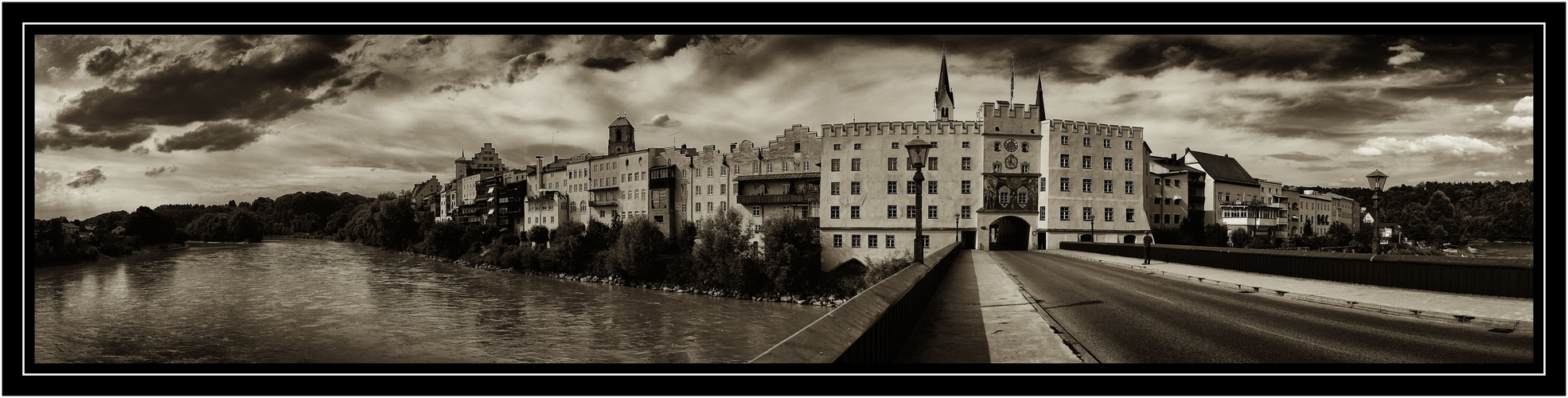 Wasserburg vor dem Sturm