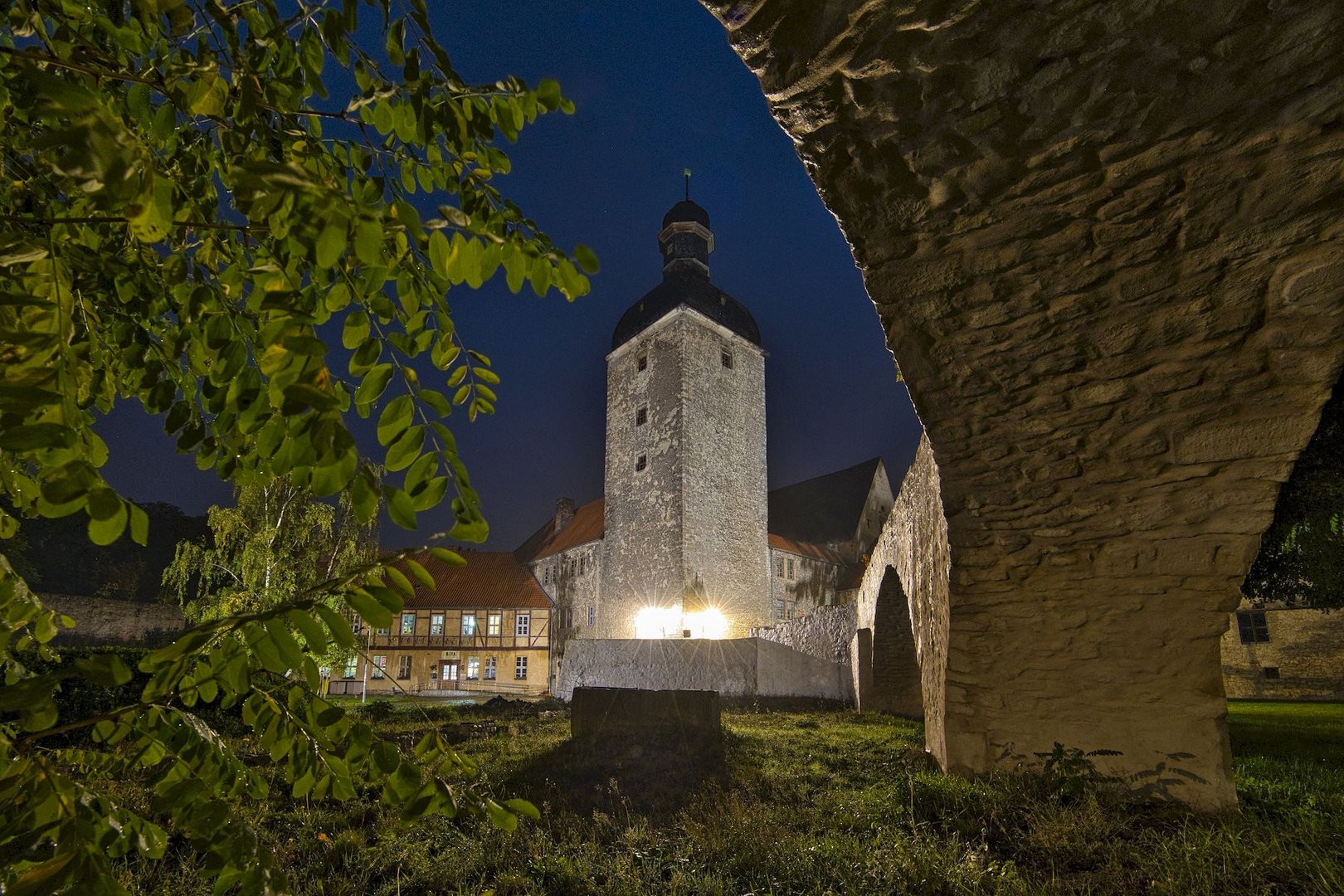 Wasserburg Zilly zur blauen Stunde