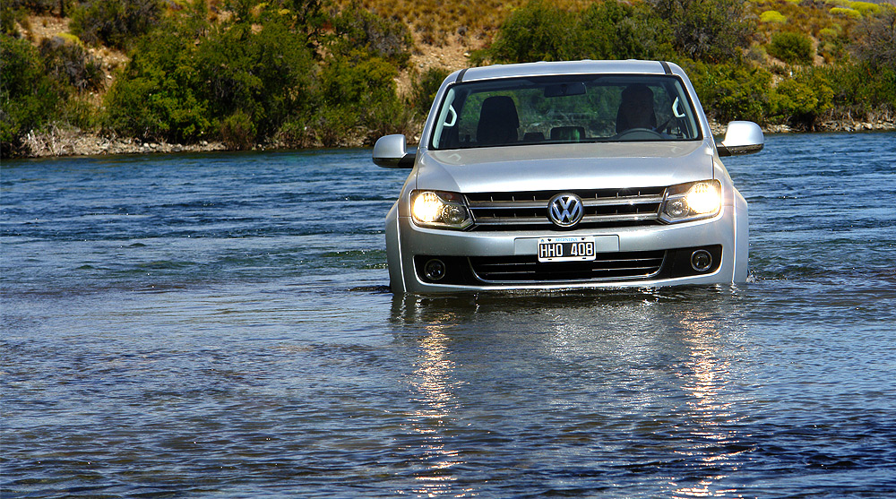 Wasserdurchfahrt mit dem VW AMAROK