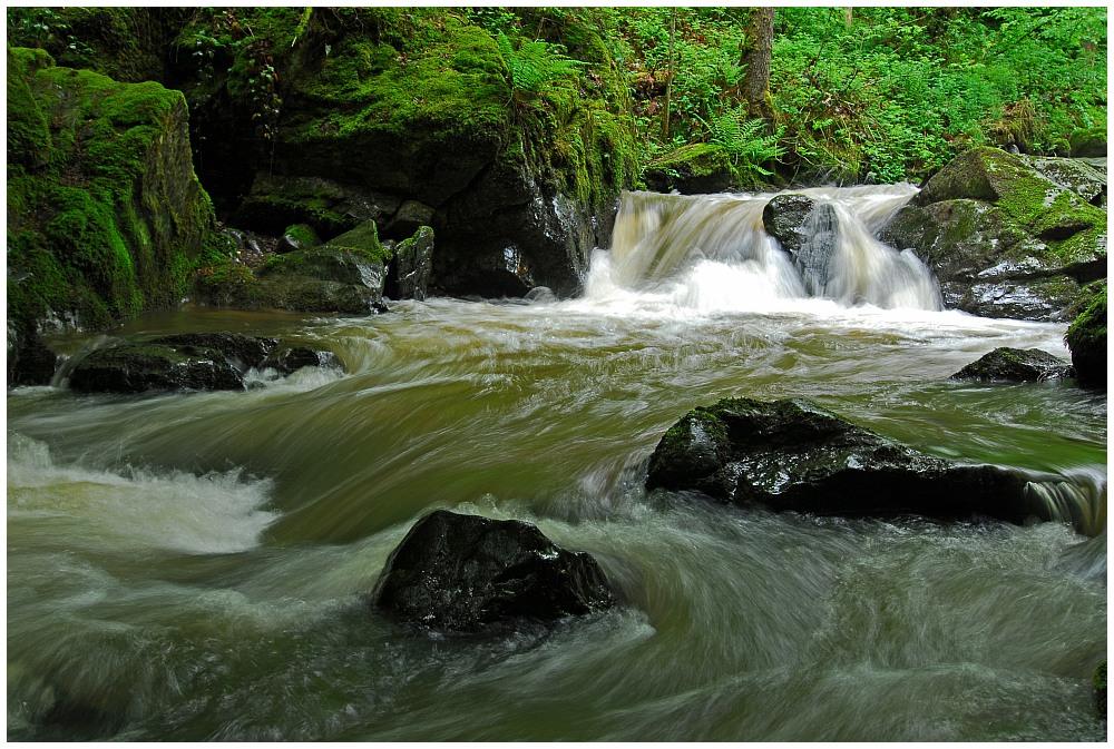 *Wasserfälle der Kleinen Kyll bei Manderscheid*