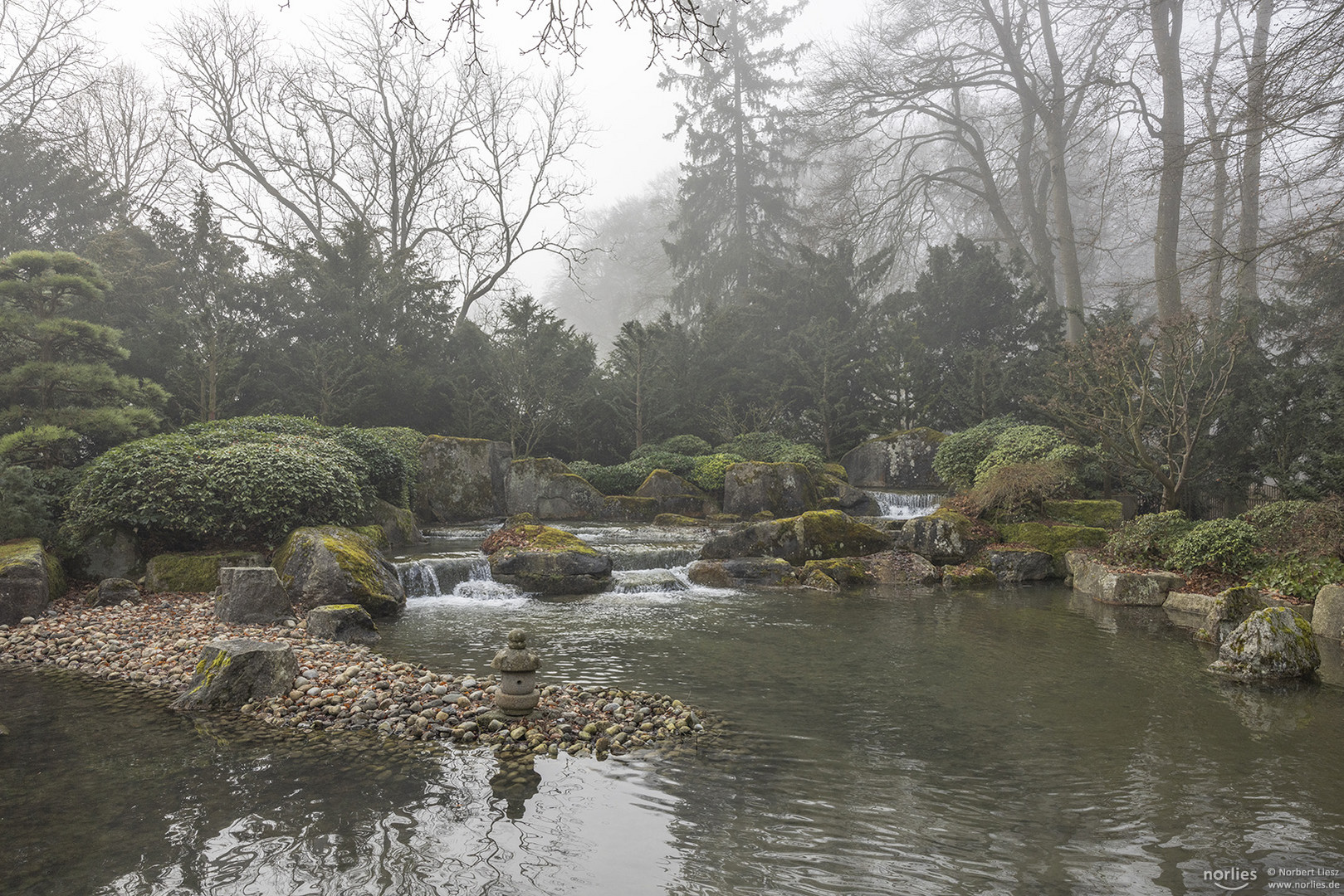 Wasserfälle im Japangarten