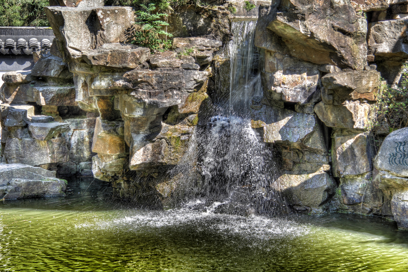 Wasserfall am Botanischen Garten in Ruhr-Universität Bochum