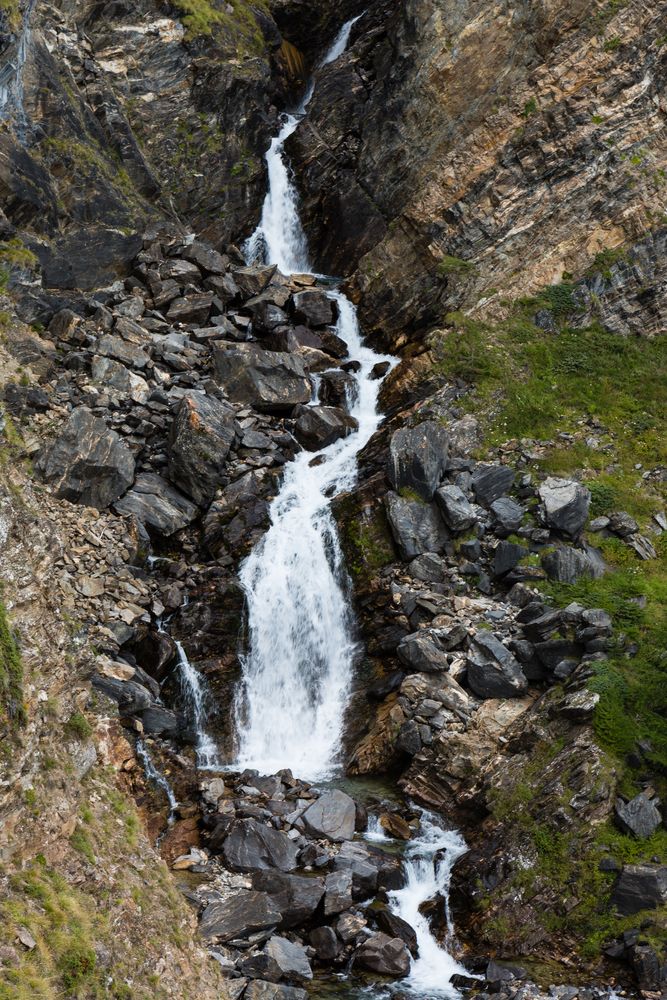 Wasserfall am Ritomsee