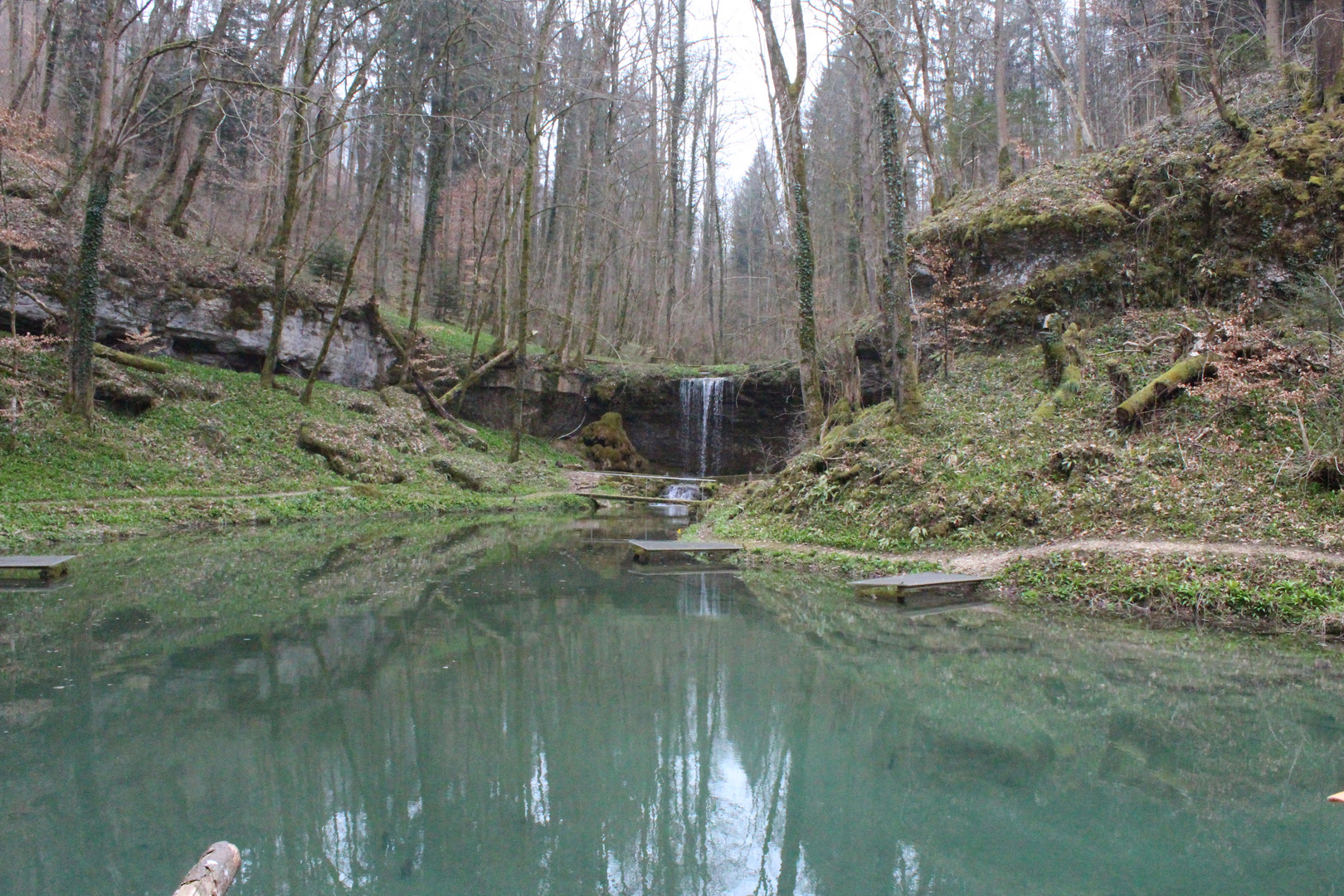 Wasserfall am See