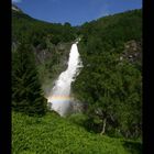 Wasserfall auf dem Weg zur Flåmbahn in Norwegen