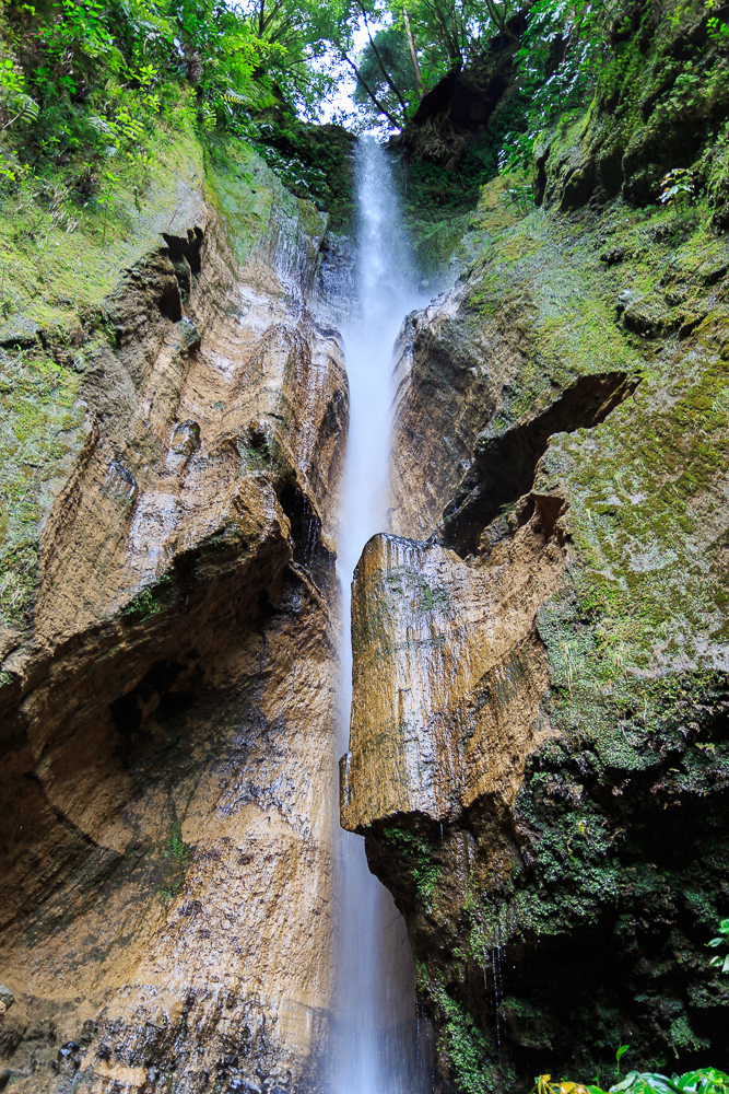 Wasserfall auf den Azoren