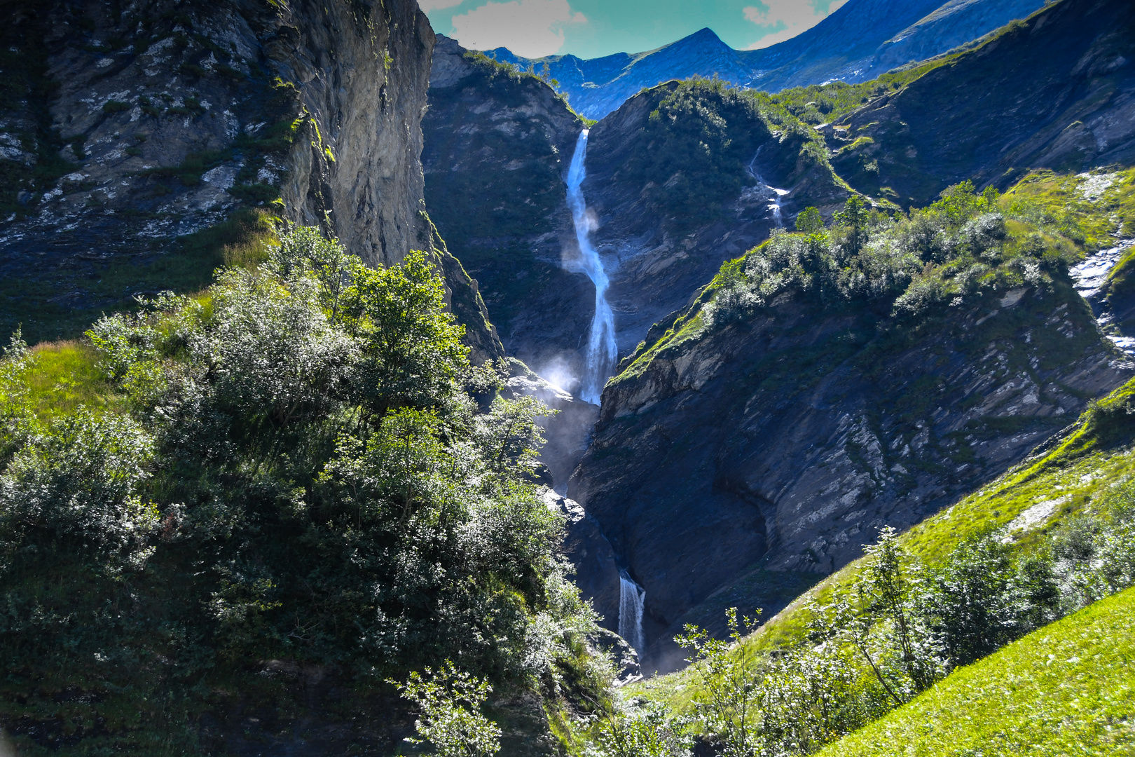 Wasserfall auf den Tschingeln-Alp