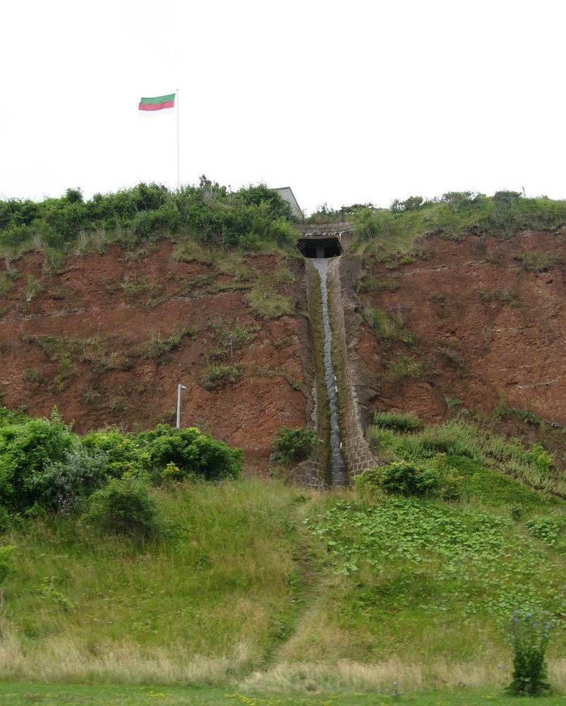 Wasserfall auf der Insel Helgoland - auch das gibt es!