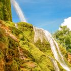 Wasserfall auf Moosfelsen