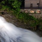 Wasserfall bei Nacht