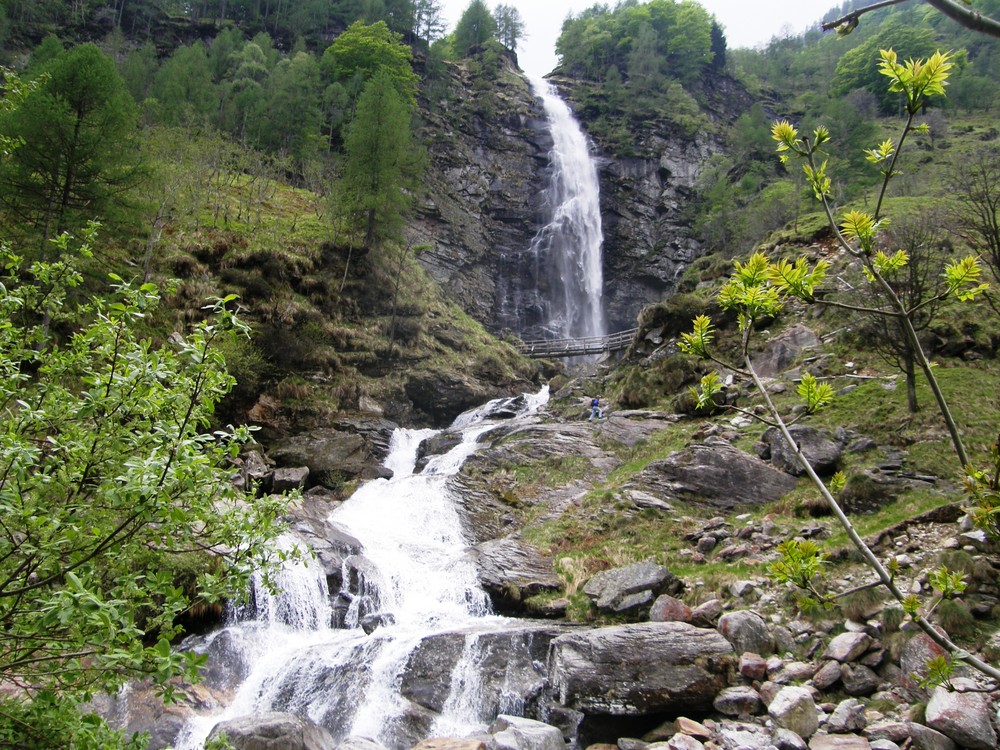 Wasserfall bei Sonogno im Verzascatal