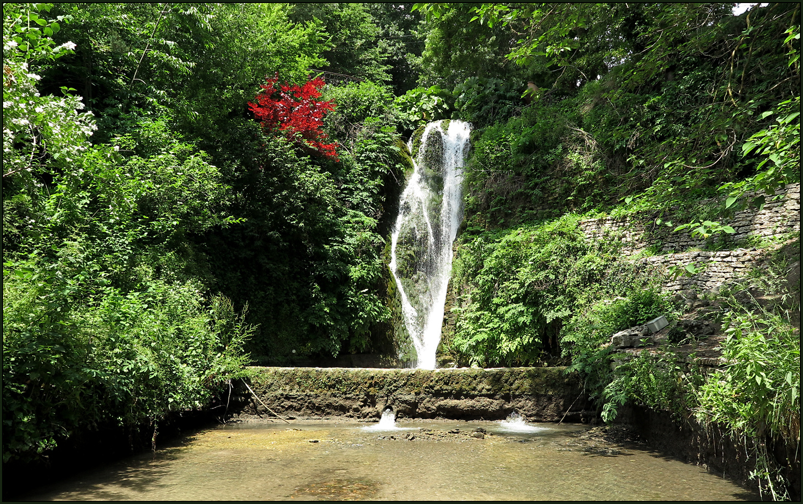 Wasserfall - Botanischer Garten Baltschik - Bulgarien
