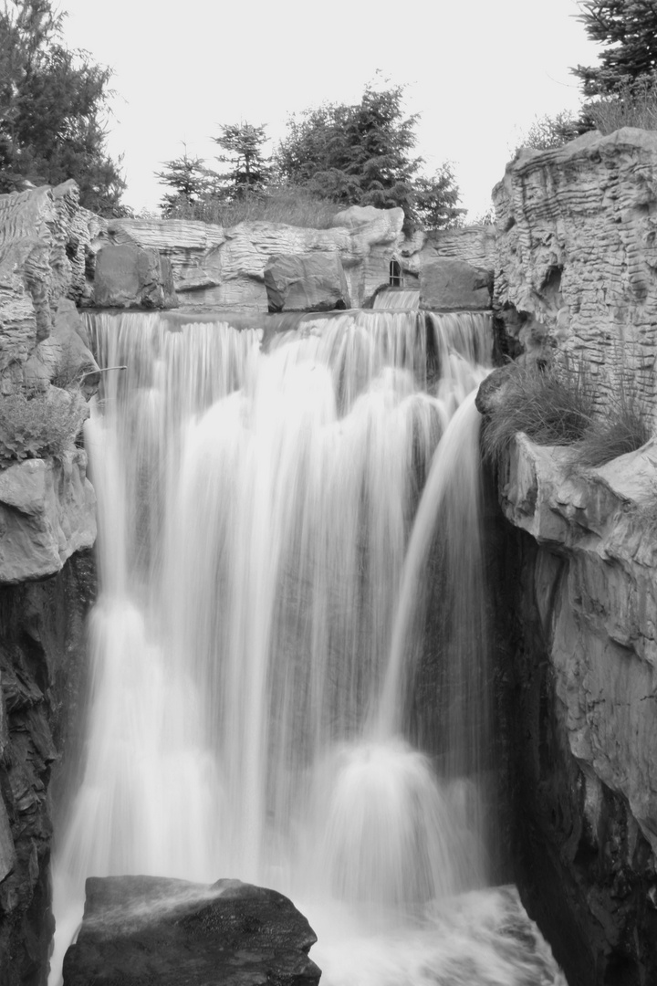 Wasserfall B/W