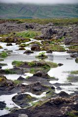 Wasserfall der Götter / Godafoss - Flussbett / Island