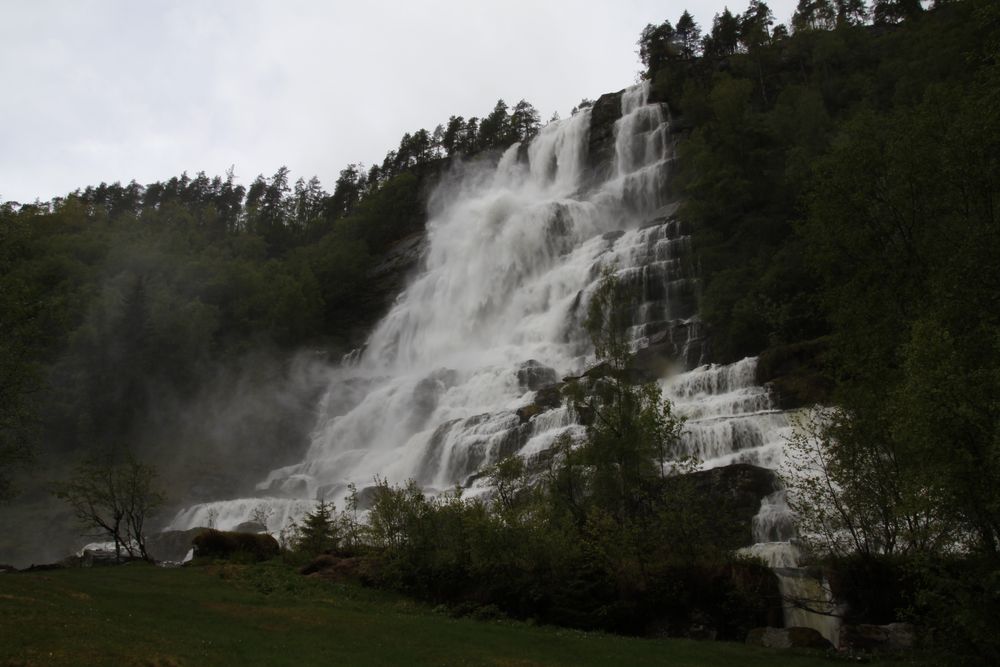 Wasserfall eins....