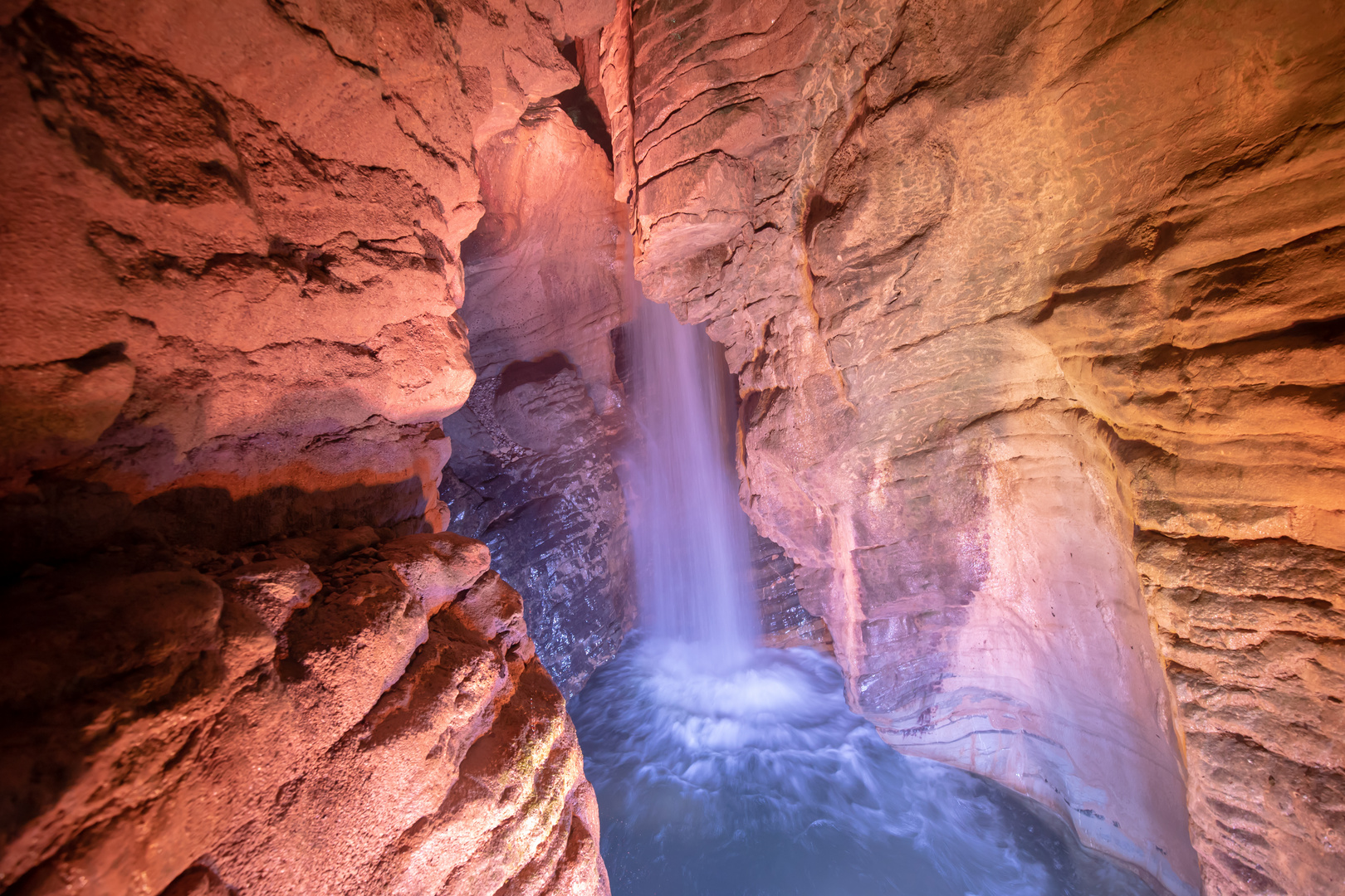Wasserfall Höhle